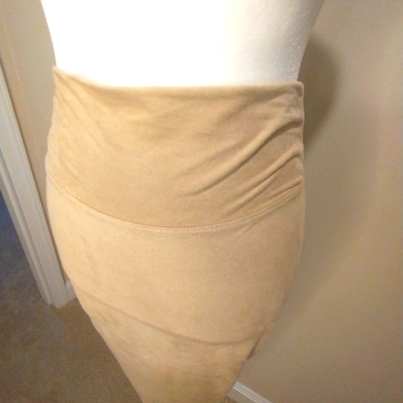 NWOT Derek Heart Brushed Suede Golden Caramel Colored Pencil Skirt - Picture 3 of 8
